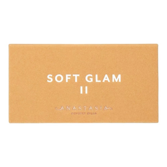 Soft Glam II Mini Eyeshadow Palette - Picture 4 of 4